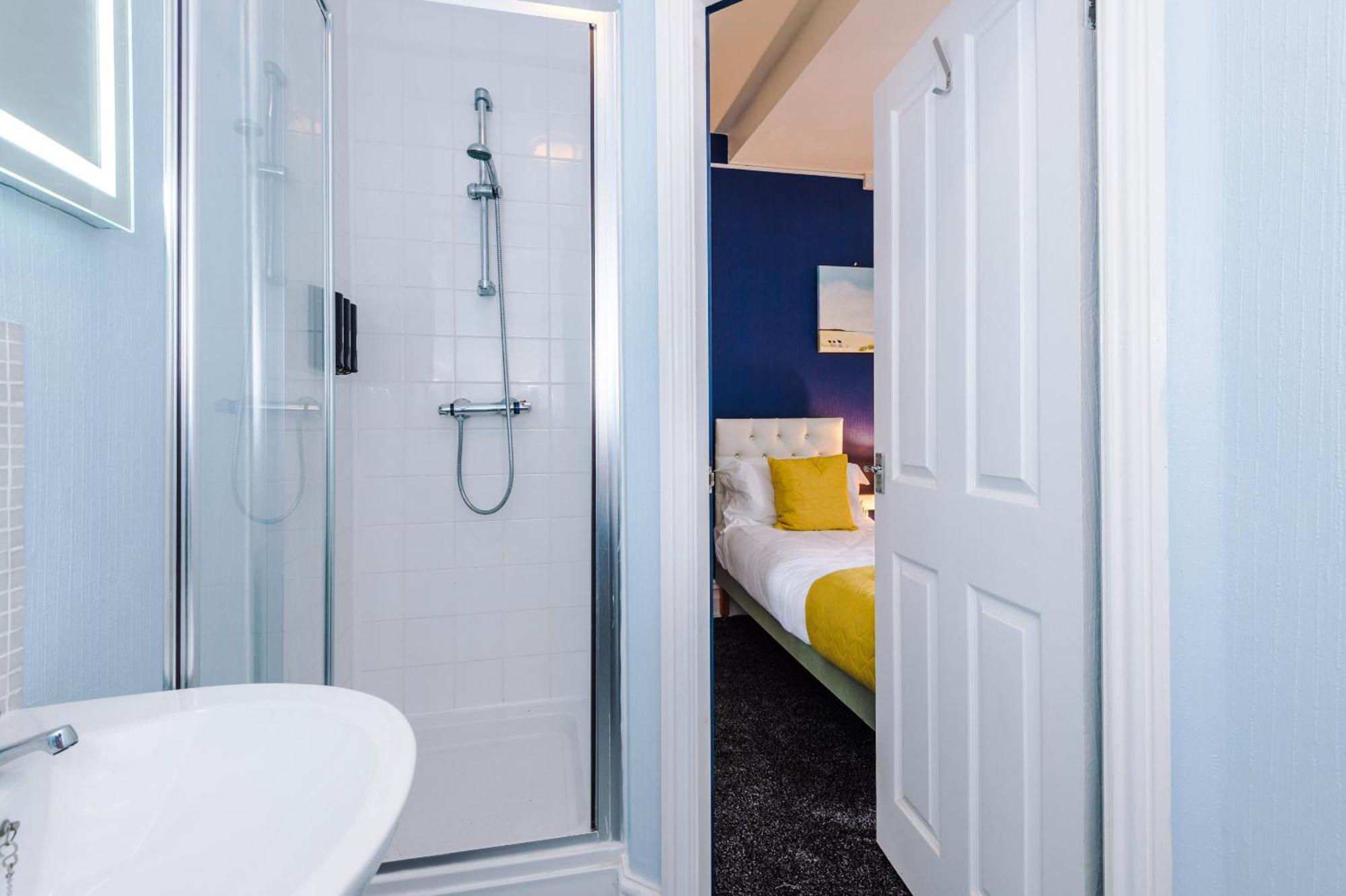 Pebbles Guest House Blackpool Eksteriør billede